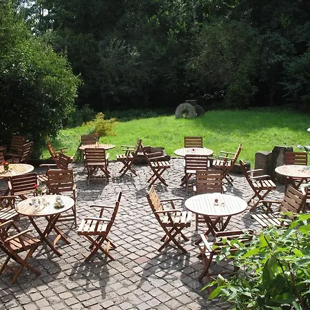 Gastehaus Felsenmuhle Im Tal ゲストハウス *