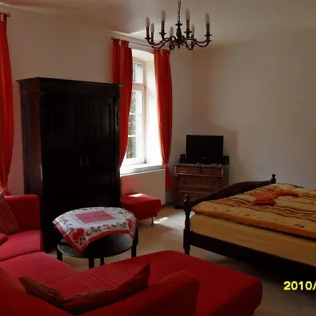 Gastehaus Felsenmuhle Im Tal